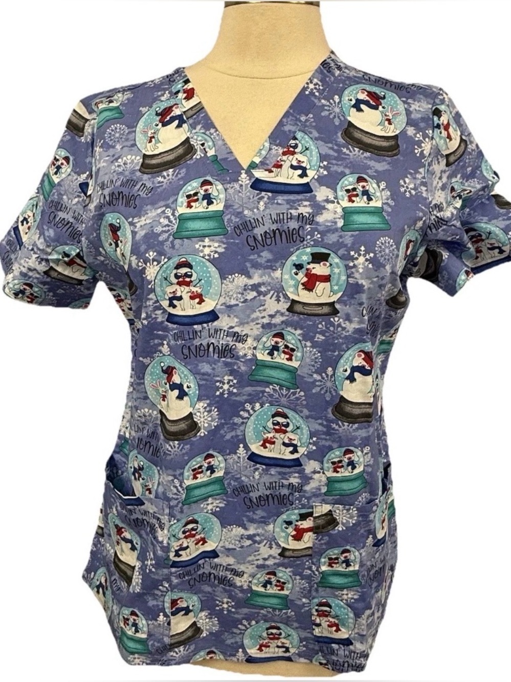 NWT Cherokee Scrub Top M Winter Snow Globe Animals Blue Scrubs Dog Cat Bunny